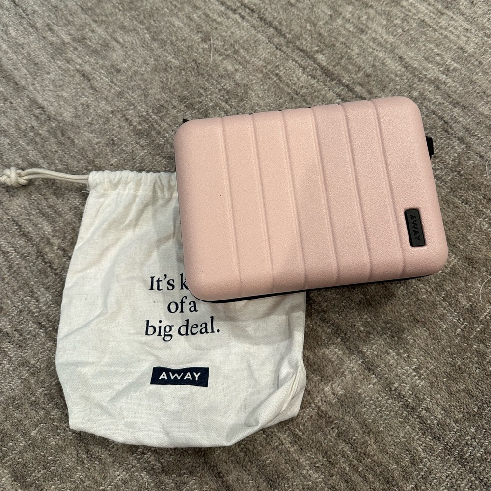 Away toiletry kit